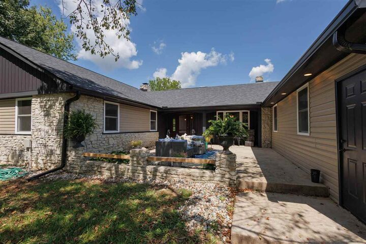 Property Photo:  2616 Vi Post Road  IN 47374 