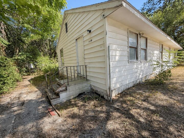 Property Photo:  4204-4206 E Wilma St  KS 67218 