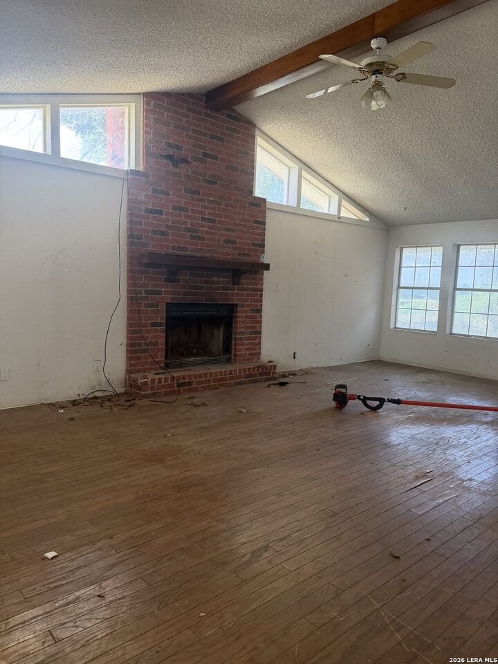 Property Photo: 415 SE Main St TX 78160