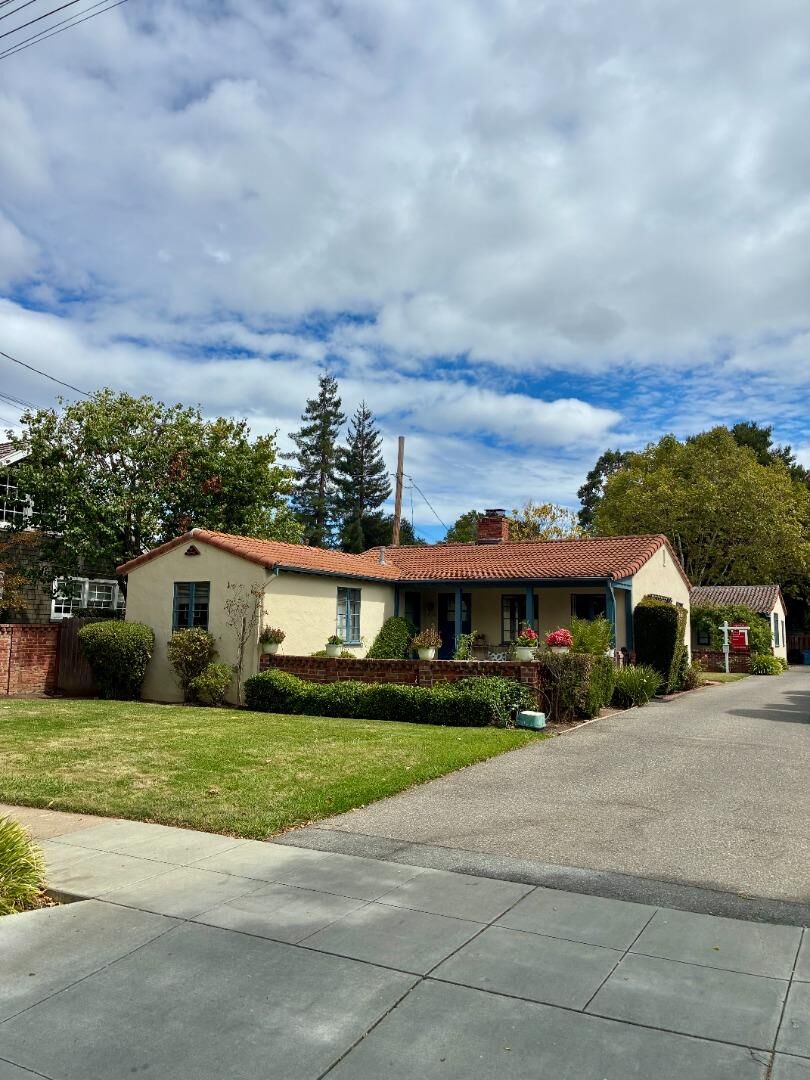 Property Photo:  834-836 Addison Avenue  CA 94301 