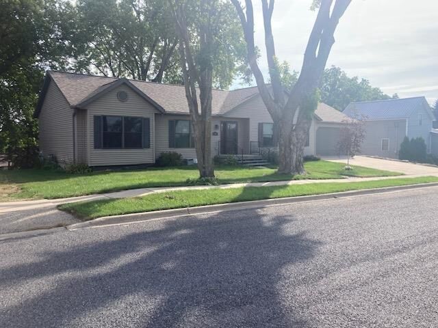 Property Photo:  307 Jarvis Street  WI 53582 
