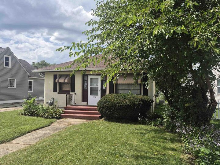 Property Photo:  1338 Center Avenue  WI 53546 