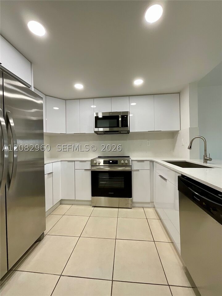 Property Photo: 11235 SW 88th St 107E FL 33176