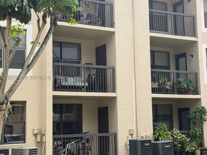 Property Photo: 4481 W McNab Rd 37 FL 33069