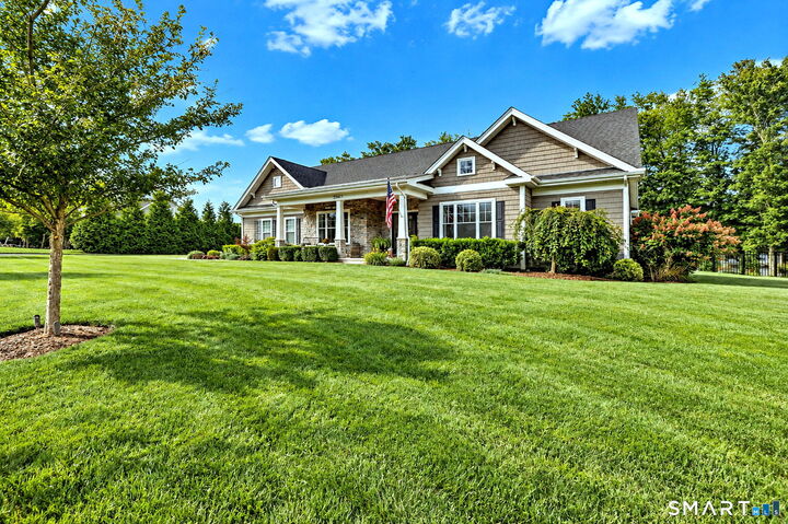 Property Photo:  8 Birdseye Road  CT 06468 