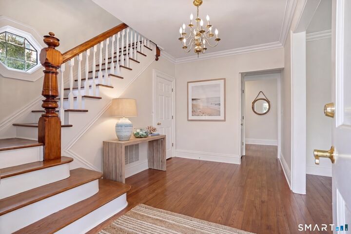Property Photo:  