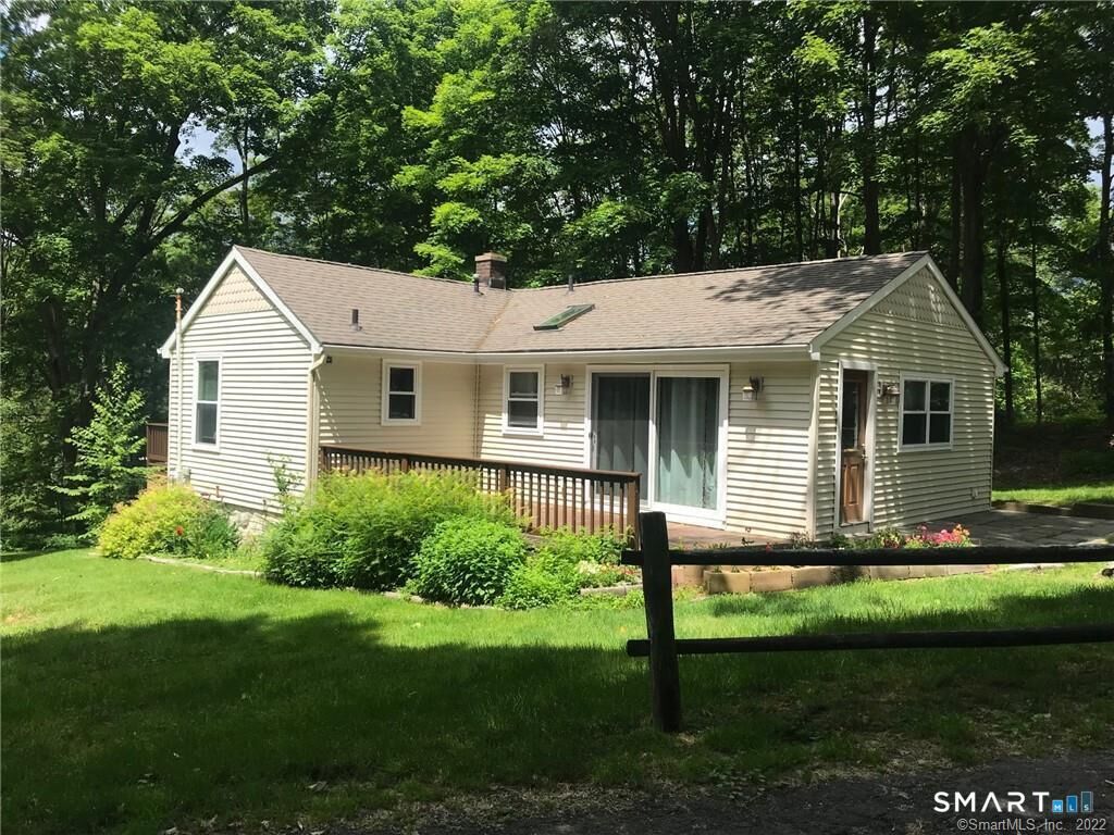 Property Photo: 864 Litchfield Turnpike CT 06524
