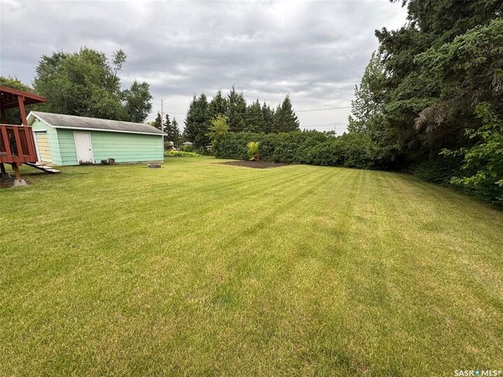 Property Photo:  224 2nd Avenue  SK S0K 4C0 
