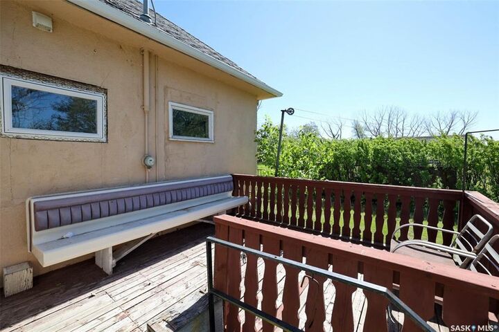 Property Photo:  75 Ontario Street  SK S0G 4E0 