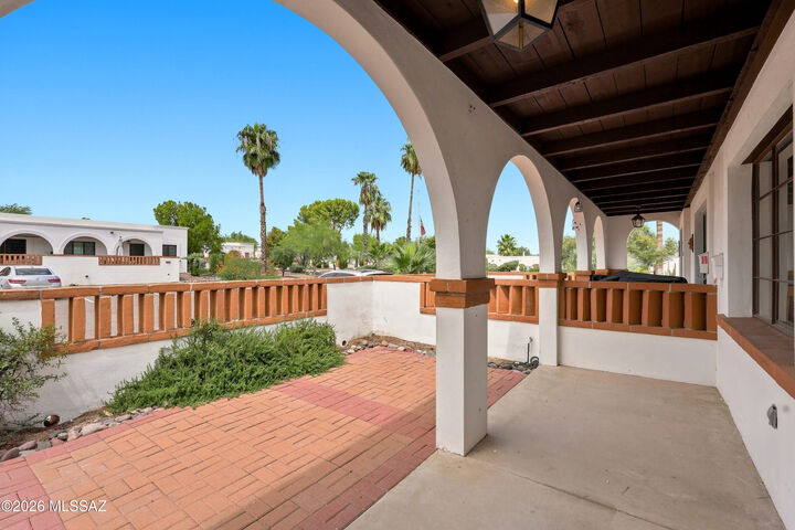 Property Photo: 189 S Paseo Pena B AZ 85614
