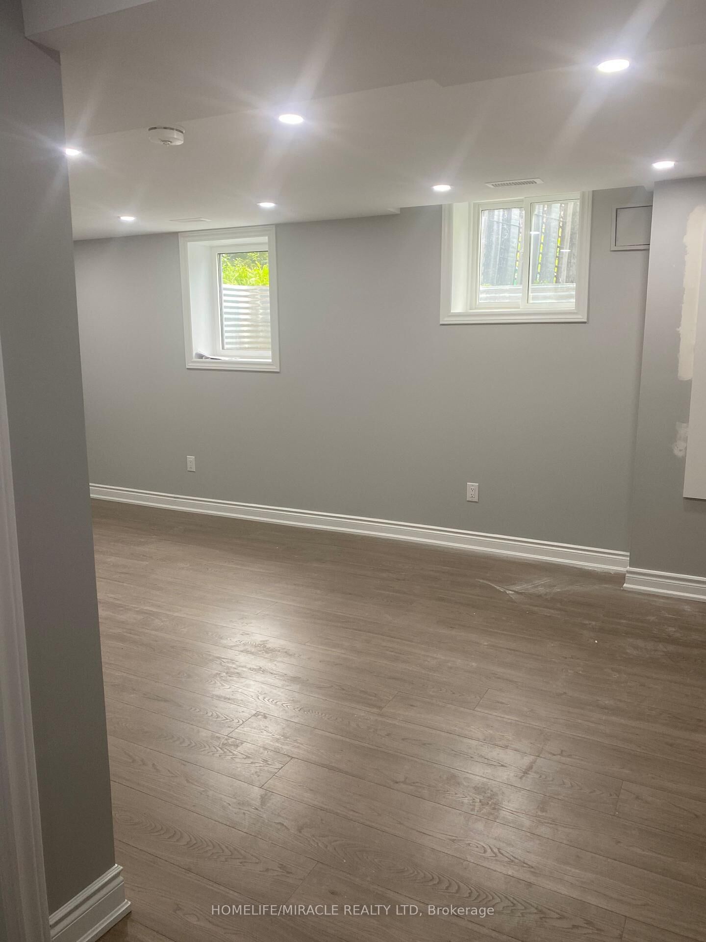 Property Photo:  53 Parkside Drive Bsmt  ON L6Y 3A1 