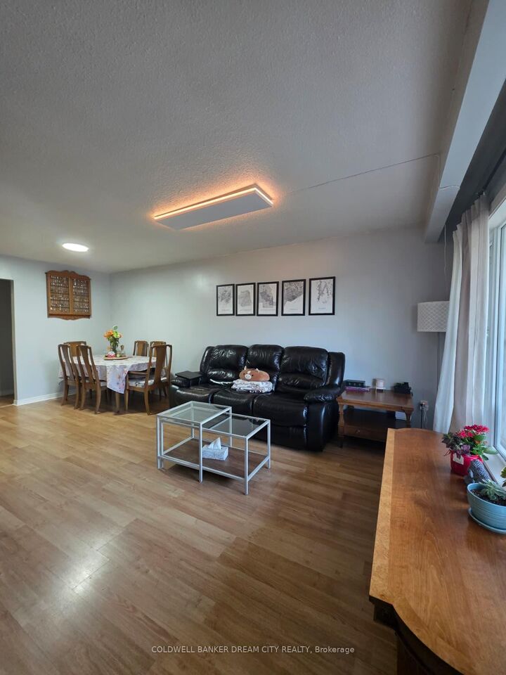 Property Photo:  120 Hahn Avenue  ON N3C 2X9 