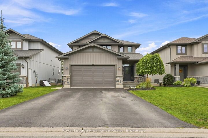 Property Photo:  18 Granite Drive  ON K8P 0C6 