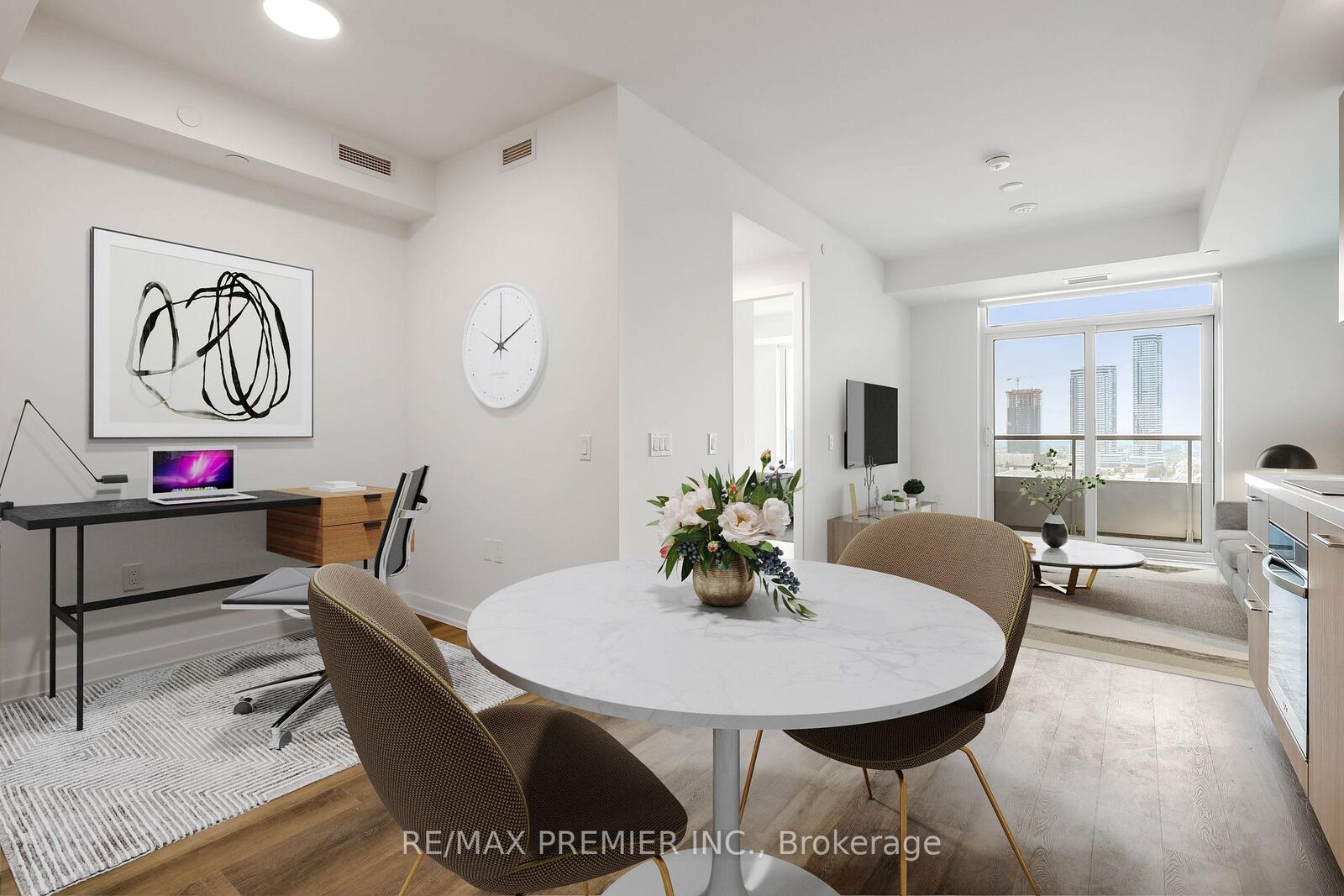 Property Photo:  5 Meadowdale Road 1209  ON L4K 0C7 