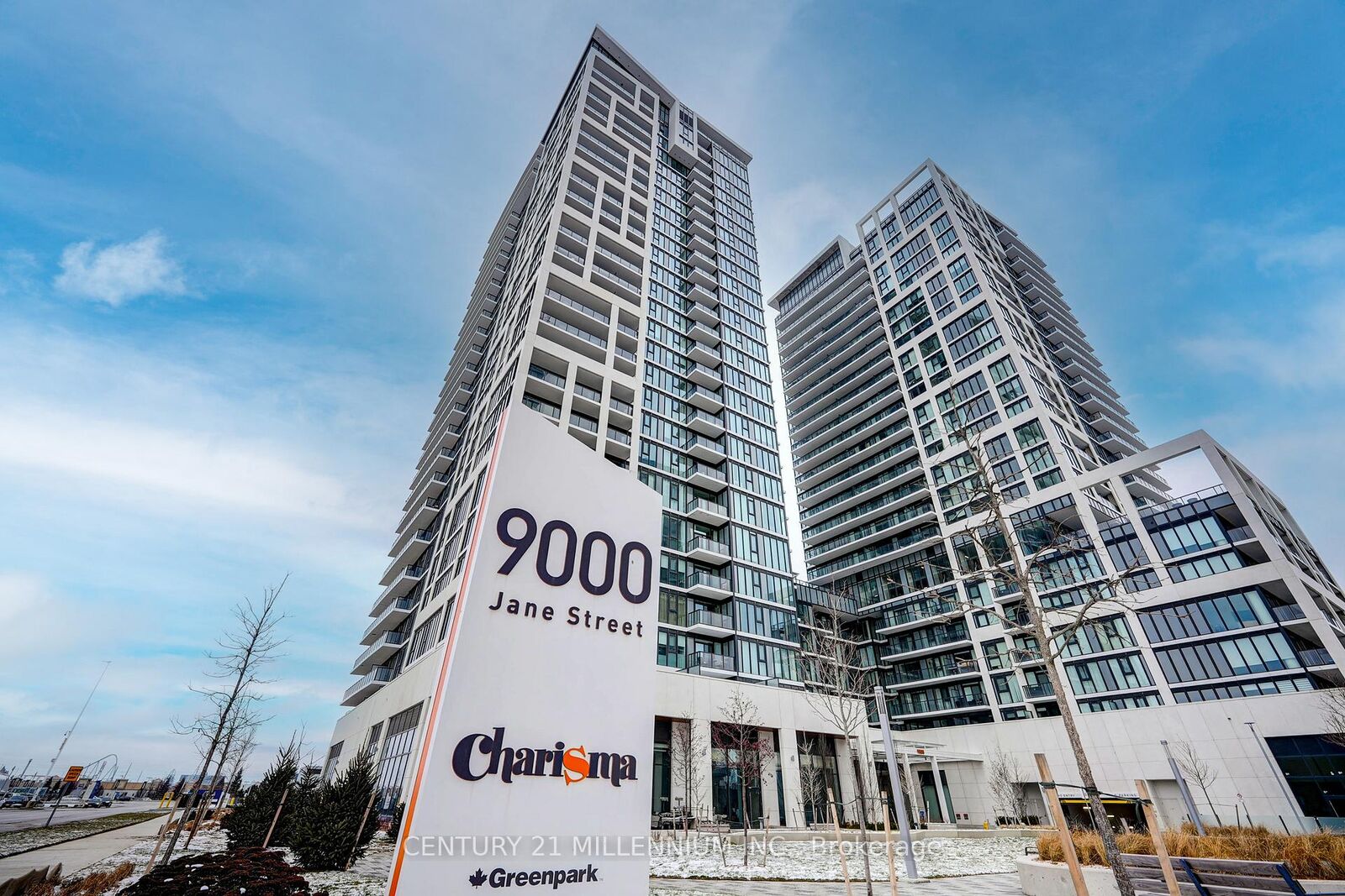 Property Photo:  9000 Jane Street 1120  ON L4K 0M6 