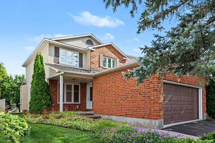 Property Photo:  21 Stonepath Crescent  ON K2S 1S4 