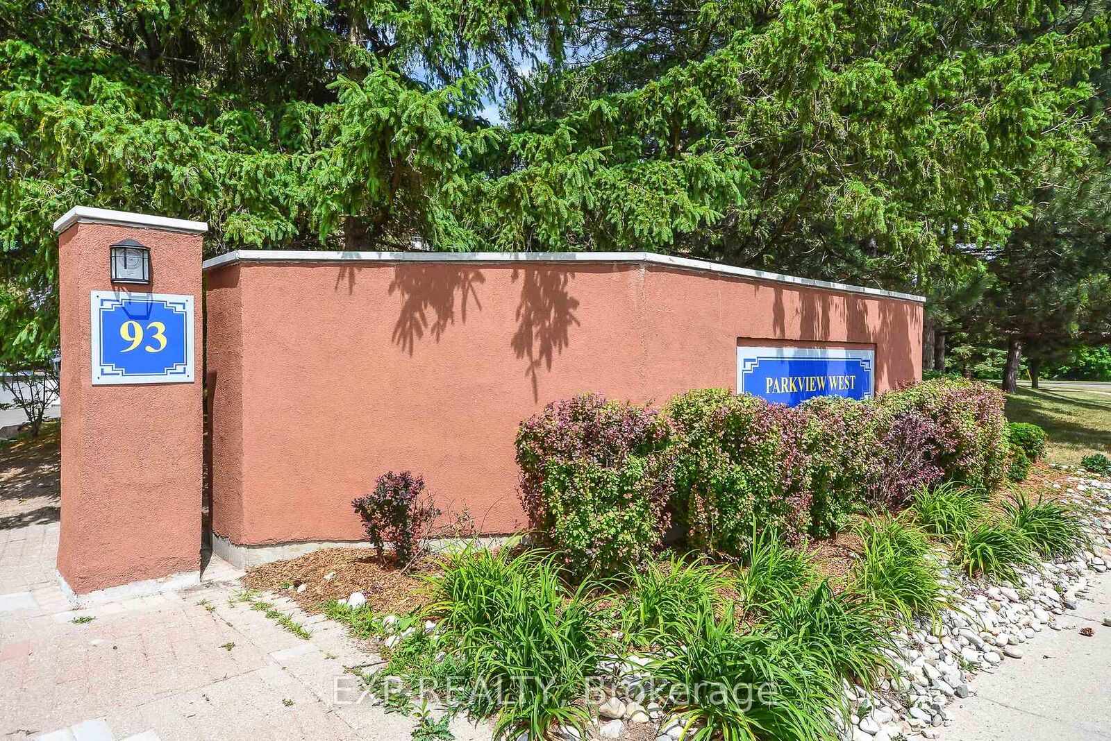 Property Photo:  93 Westwood Road 301  ON N1H 7J7 