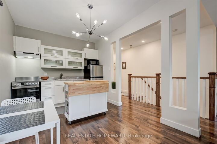 Property Photo:  14 Ashdale Avenue Upper  ON M4L 2Y7 