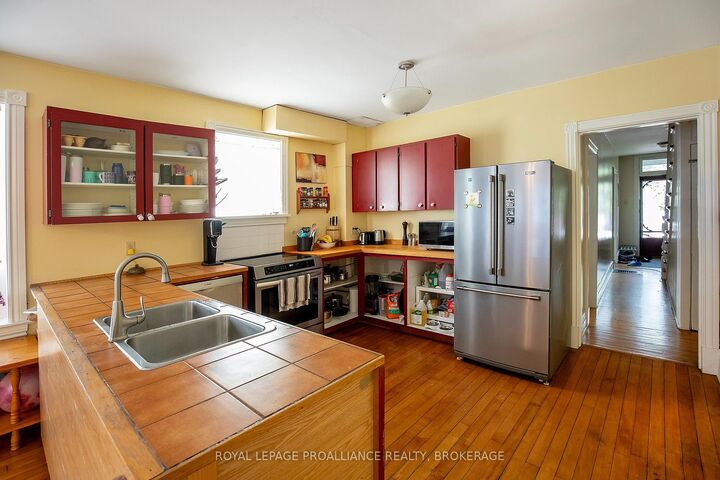 Property Photo: 38 York Street ON K7K 1P5