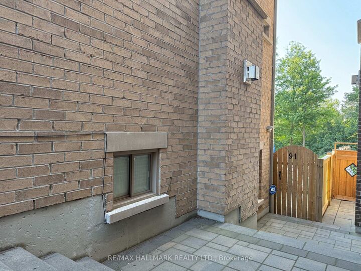 Property Photo:  91 Glensteeple Trail Lower Level  ON L4G 3T1 