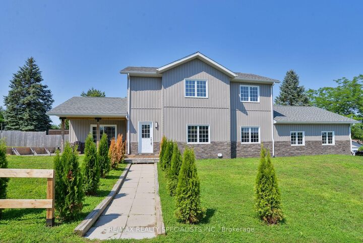 Property Photo:  