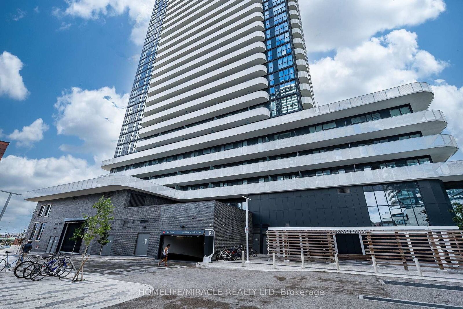 Property Photo:  195 Commerce Street 1003  ON L4K 0P9 