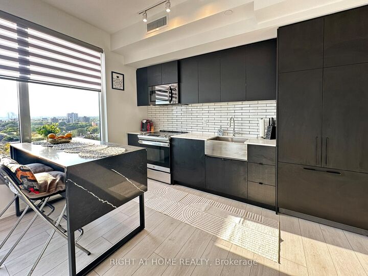 Property Photo:  270 Dufferin Street Lph12  ON M6K 0H8 