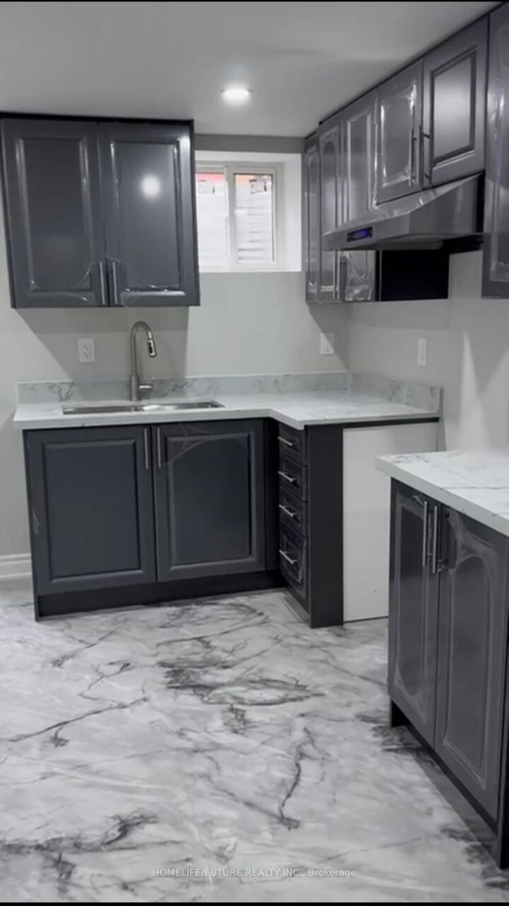 Property Photo:  6920 Haines Artist Way Bsmt  ON L5W 1B7 