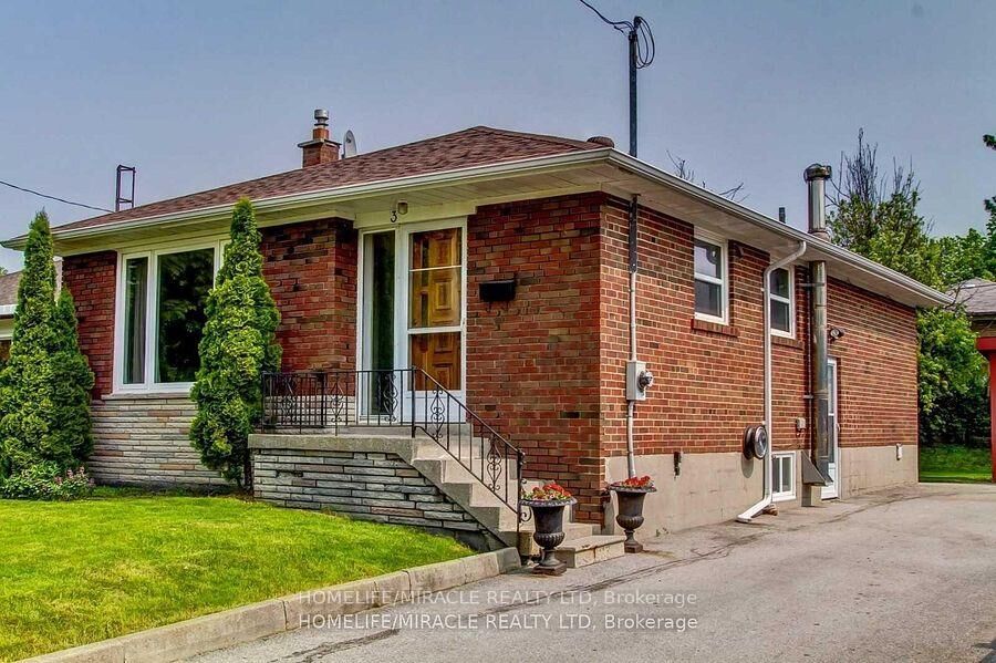 Property Photo:  3 Independence Drive S  ON M1K 3R7 