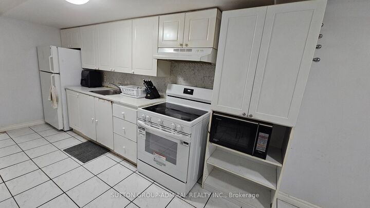 Property Photo: 109 Sheldon Avenue Bsmt ON L3Y 2V8