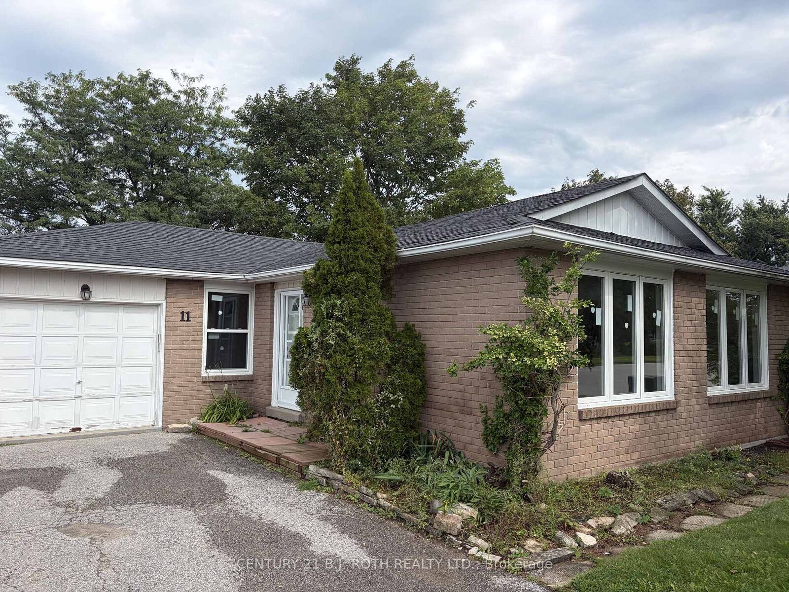 Property Photo:  11 Cartwright Drive  ON L4M 5P9 