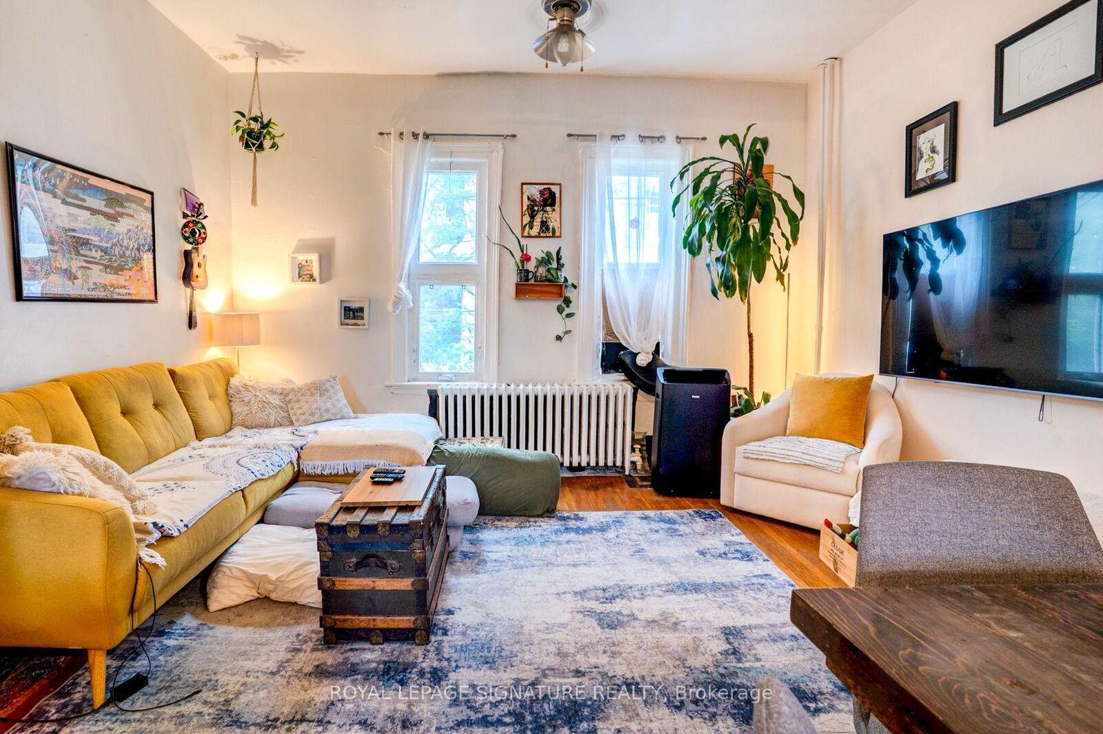 Property Photo:  930 King Street W  ON M5V 1P5 