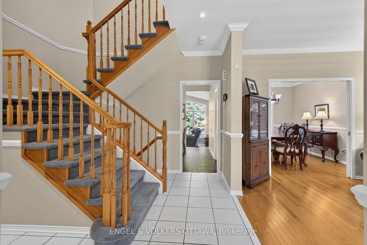 Property Photo: 2812 Hank Rivers Drive ON K1T 4A2