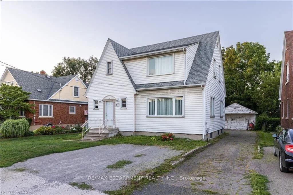 Property Photo:  67 McCalla Drive 1  ON L2N 1A4 