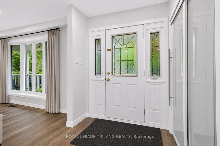 Property Photo:  81 Wakefield Crescent  ON N5X 1Z6 