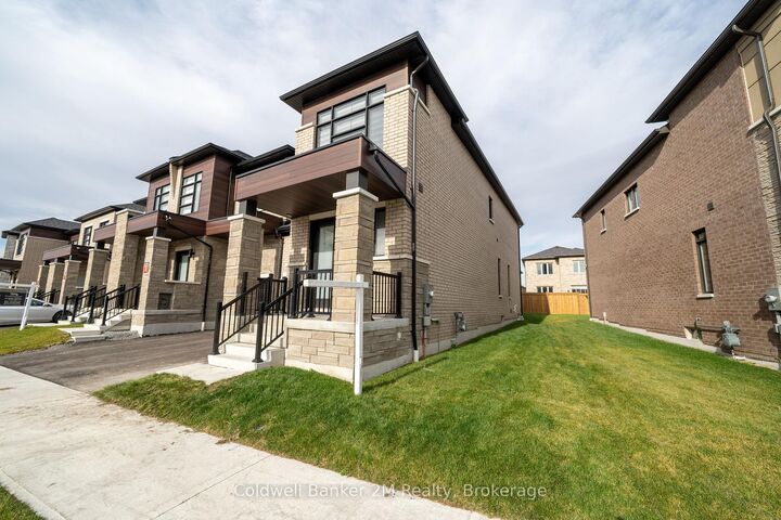 136 Ogston Crescent — photo 1