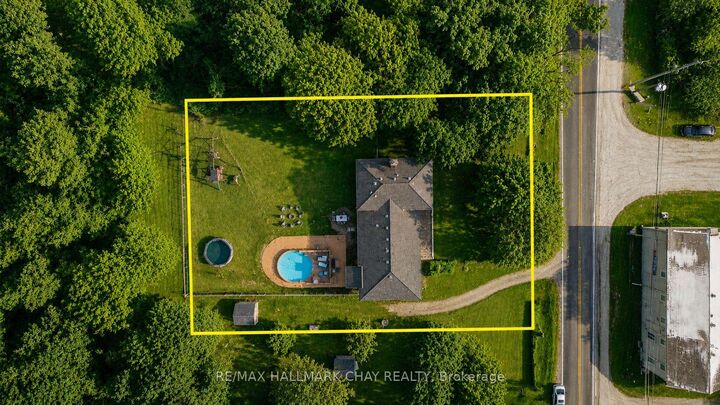 Property Photo: 1386 Gilford Road ON L0L 1R0