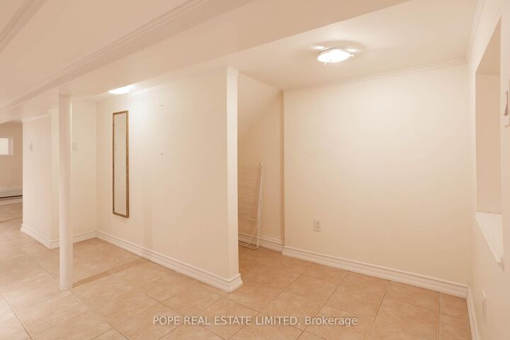 Property Photo:  447 Roxton Road Bsmt  ON M6G 3R5 