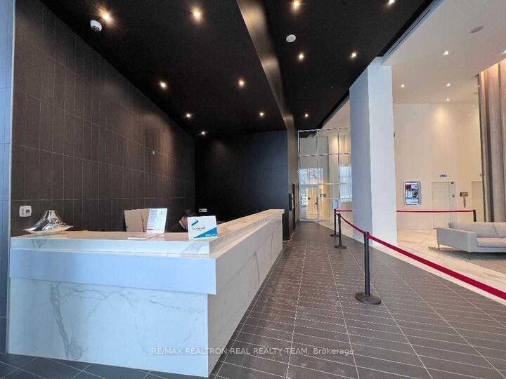 Property Photo:  3900 Confederation Parkway 316  ON L5B 0M3 