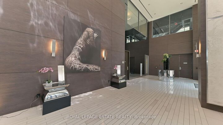 Property Photo:  33 Shore Breeze Drive 2901  ON M8V 1A1 