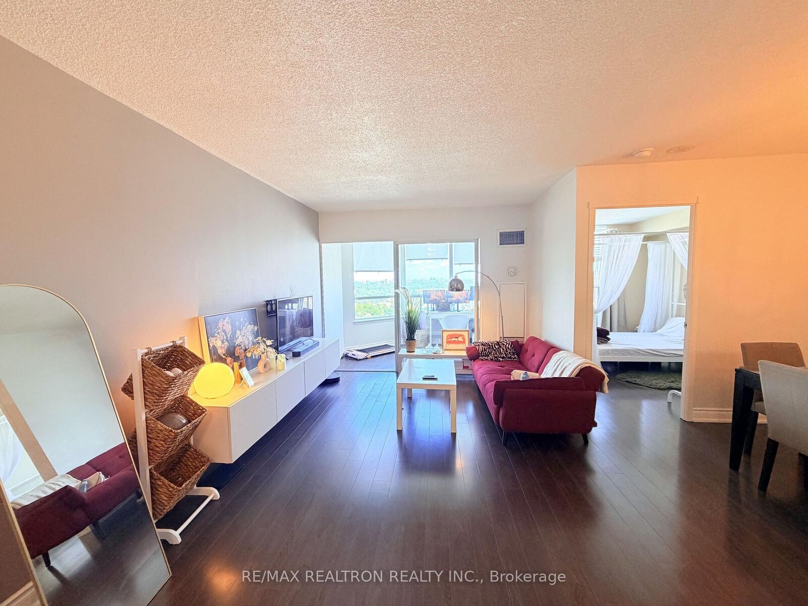 Property Photo:  135 Hillcrest Avenue 2015  ON L5B 4B1 