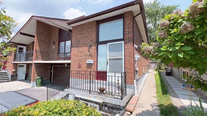 Property Photo:  83 Mintwood Drive Upper Level  ON M2M 3A6 