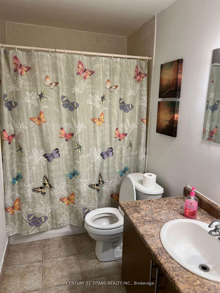 Property Photo:  931 Wonderland Road 702  ON N6K 2X6 