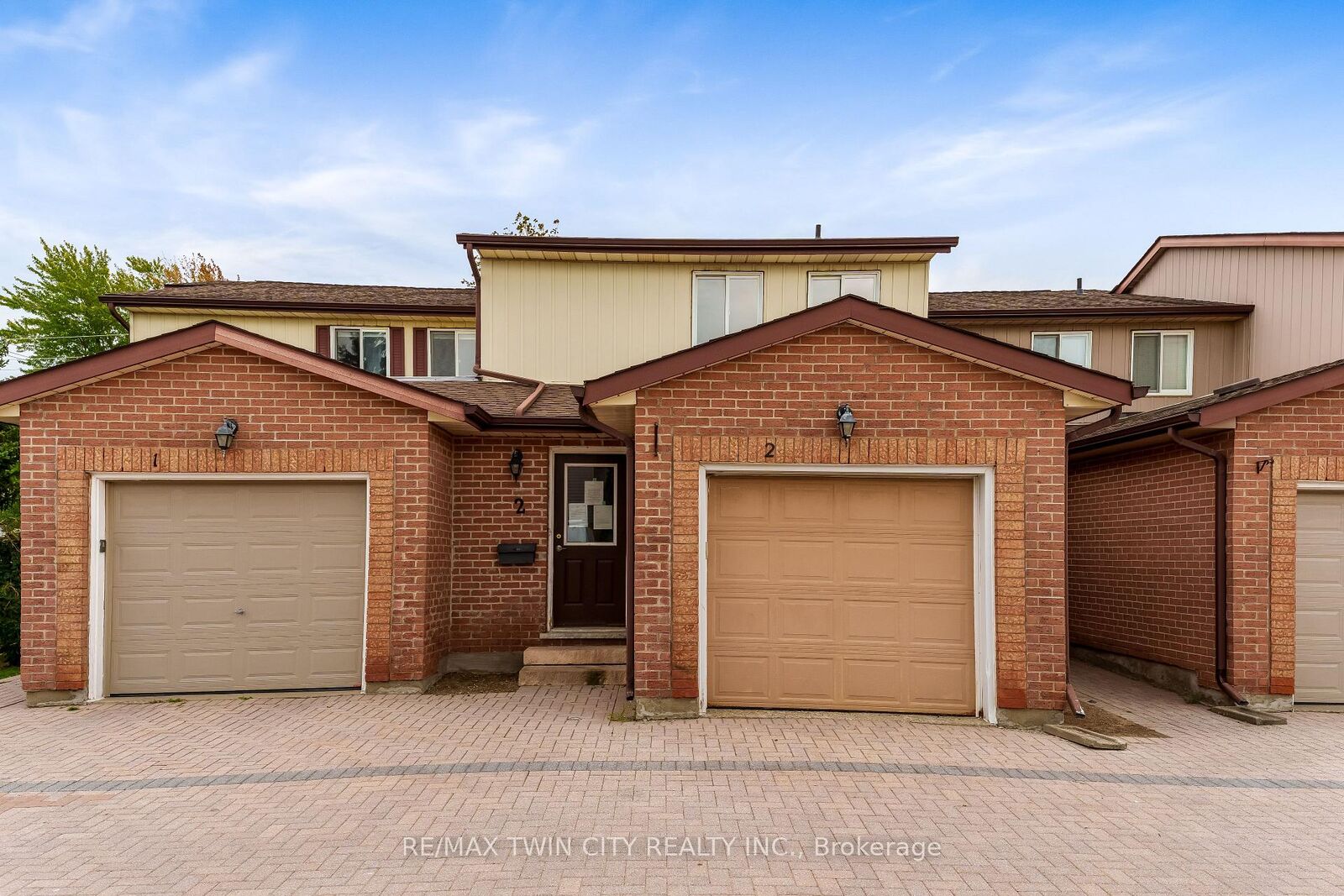 Property Photo:  25 Valleyview Road 2  ON N2E 1L5 