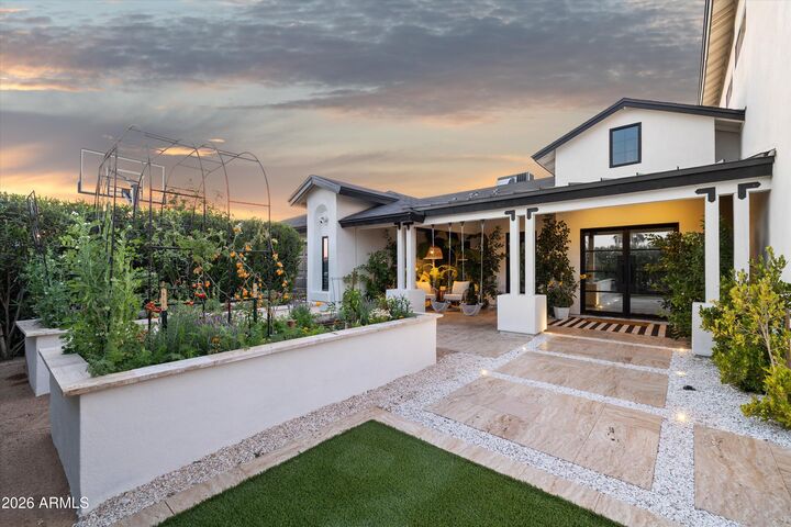 Property Photo: 6414 E Beverly Lane AZ 85254