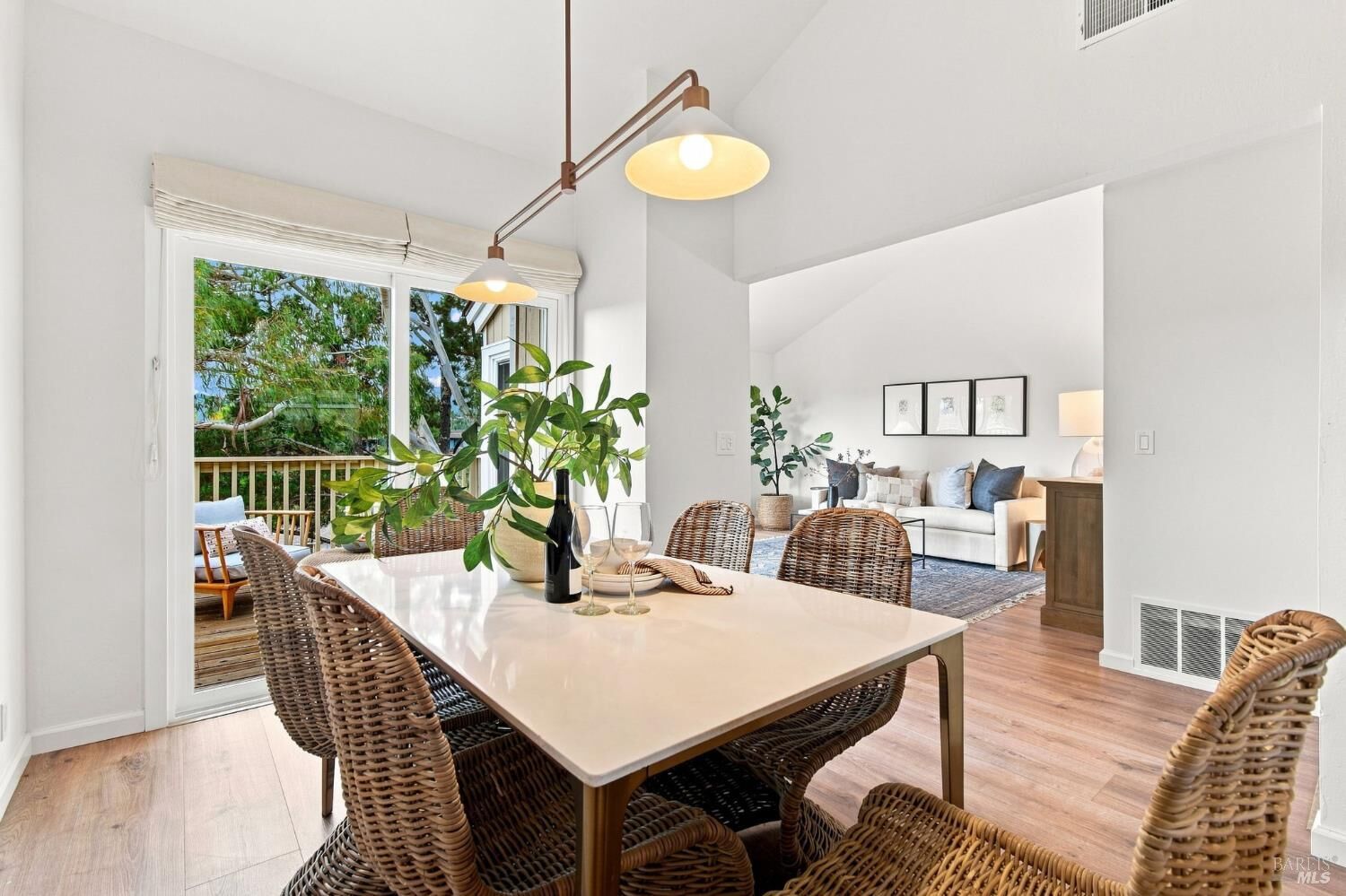 Property Photo: 8 Chaucer Court CA 94941