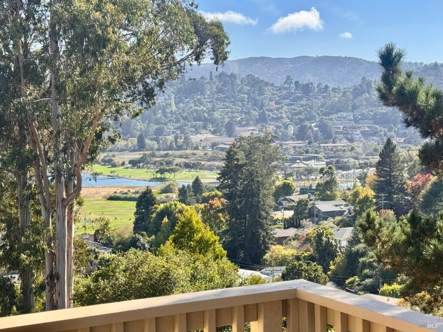 Property Photo:  8 Chaucer Court  CA 94941 