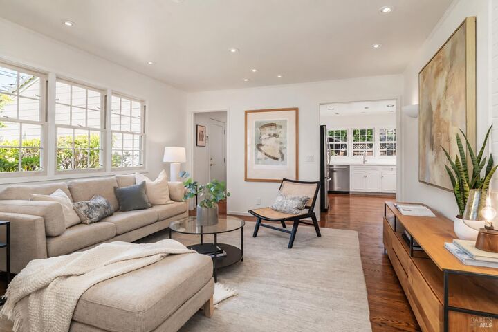 Property Photo:  7 Locksly Lane  CA 94901 