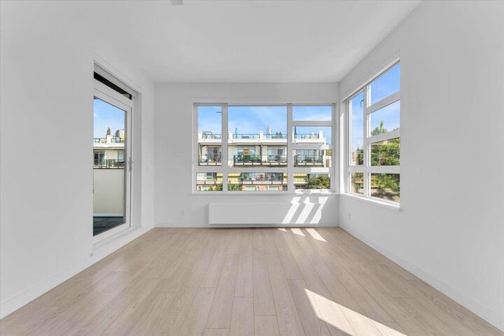 Property Photo: 711 W 14th Street 315 BC V7M 3E8
