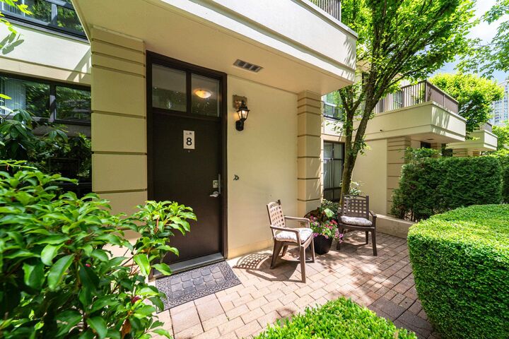 Property Photo:  4333 Central Boulevard 8  BC V5H 4W8 